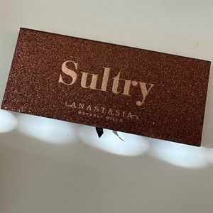 Anastasia eyeshadow palette